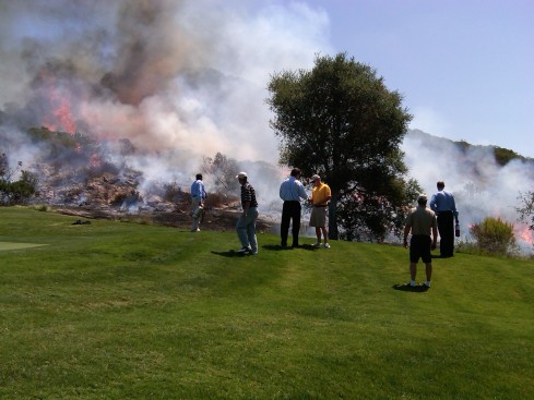 Golfer shoots out of rough, starts fire - Wildfire Today