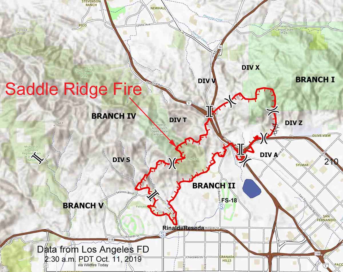 Saddle Ridge Fire Burns Over 7 000 Acres And Dozens Of Homes In