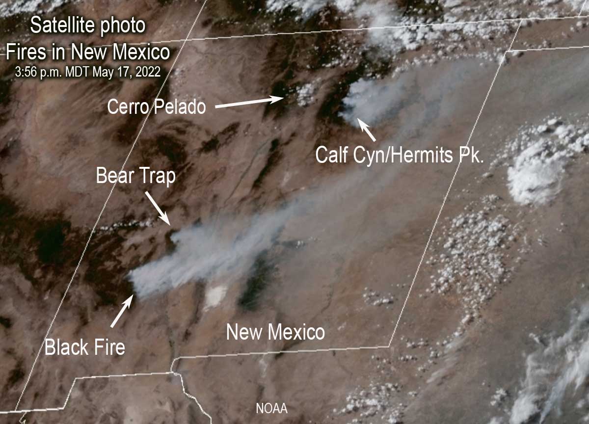 satellite photo Smoke plumes from New Mexico fires