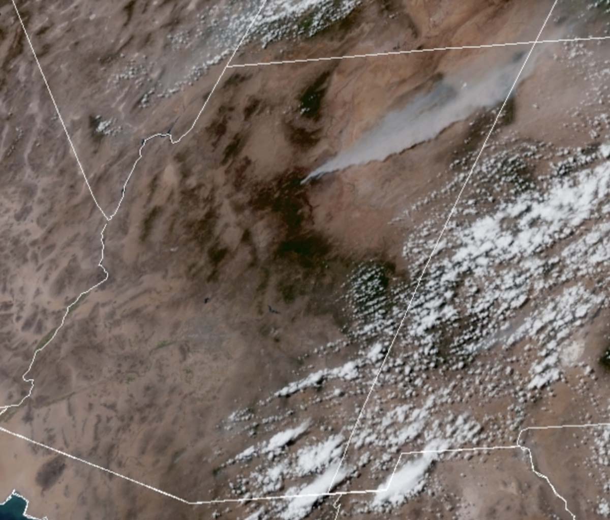 Satellite photo smoke Pipeline and Haywire Fires Arizona