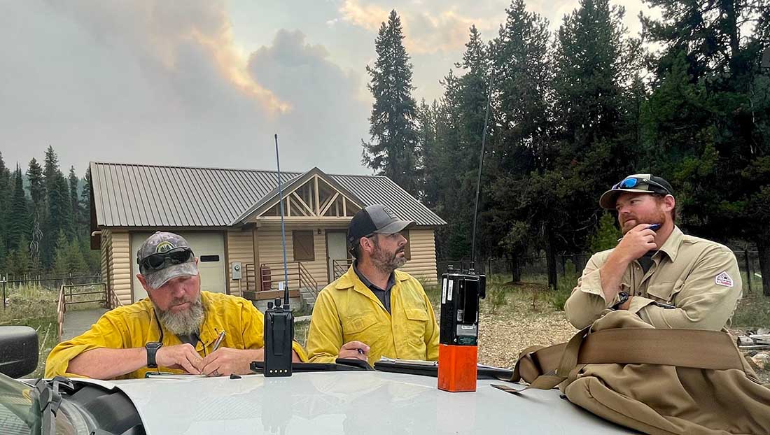 Fire personnel on the Williams Creek Fire